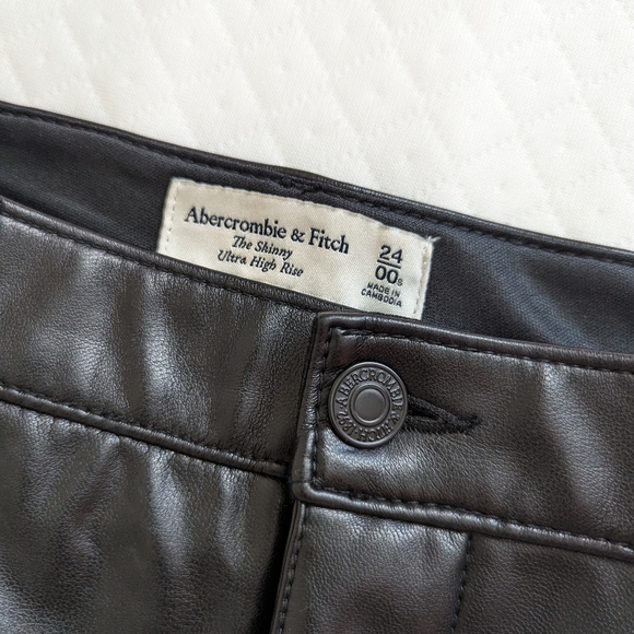 Abercrombie & Fitch Skinny Ultra High Rise Vegan Black Leather Slit Pants, sz 24 - Picture 9 of 16